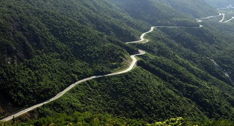 Hue to Hoi An scenic drive Vietnam